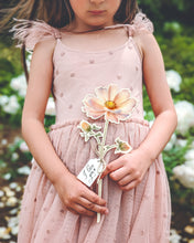 Заредете изображение във визуализатора на галерията – Дървено цвете | Космос