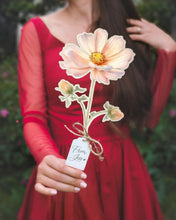 Заредете изображение във визуализатора на галерията – Дървено цвете | Космос