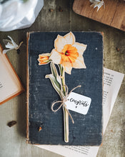 Заредете изображение във визуализатора на галерията – Дървено цвете | Нарцис