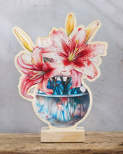 Заредете изображение във визуализатора на галерията – Дървен Букет с лилиуми