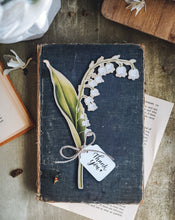 Заредете изображение във визуализатора на галерията – Дървено цвете | Момина Сълза