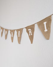 Заредете изображение във визуализатора на галерията – Сватбени Флагчета "Just married"